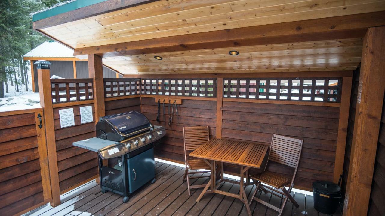 Cedar House Restaurant&Chalets Golden Extérieur photo
